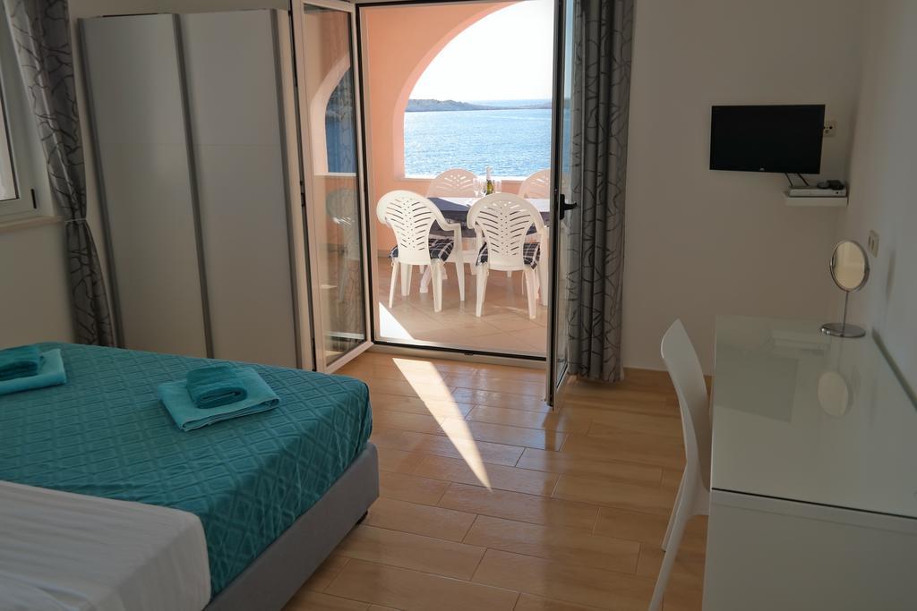 Direkt Am Meer-Apartments Puntaplanka 罗戈兹尼察 外观 照片
