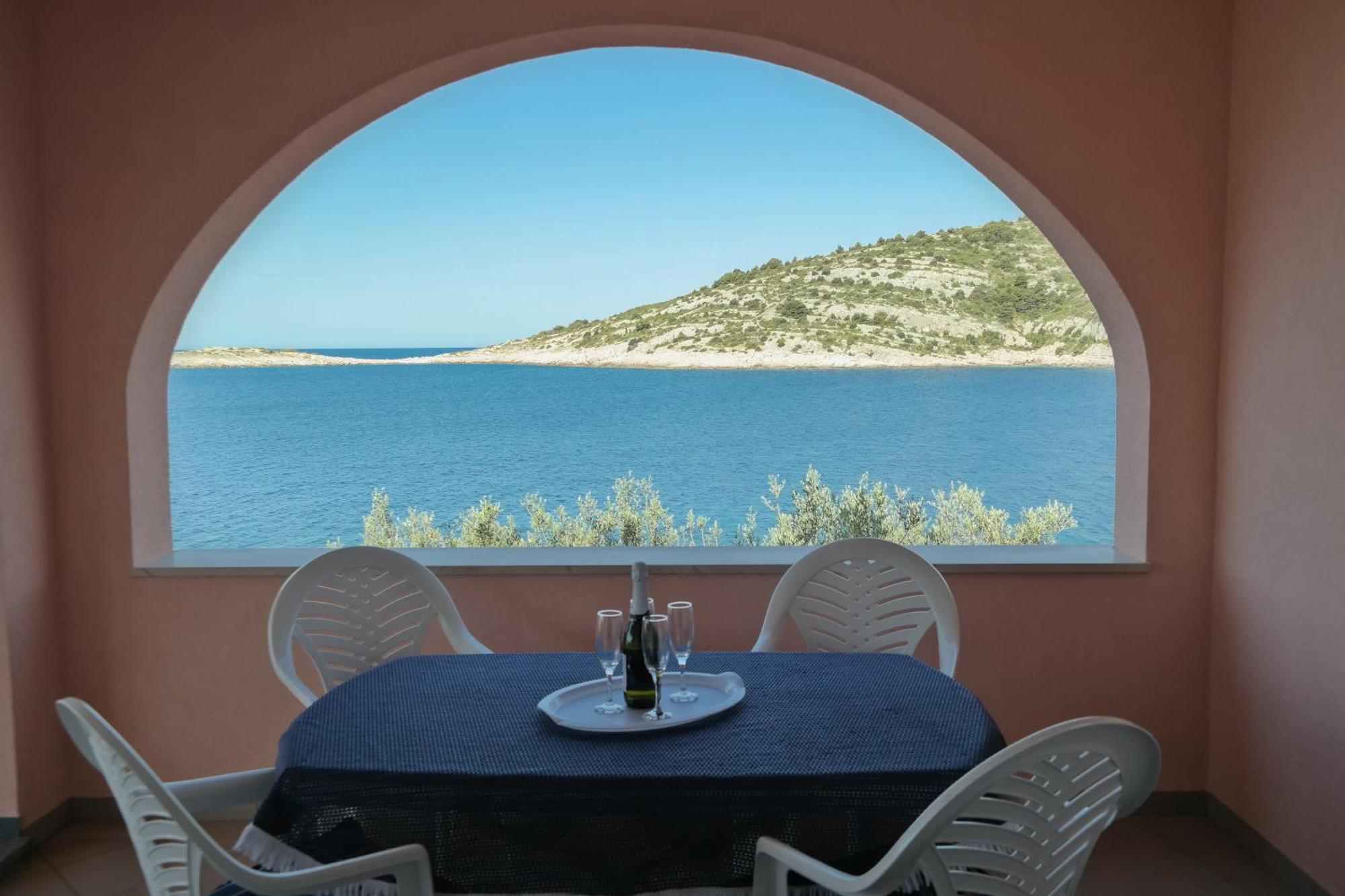 Direkt Am Meer-Apartments Puntaplanka 罗戈兹尼察 外观 照片
